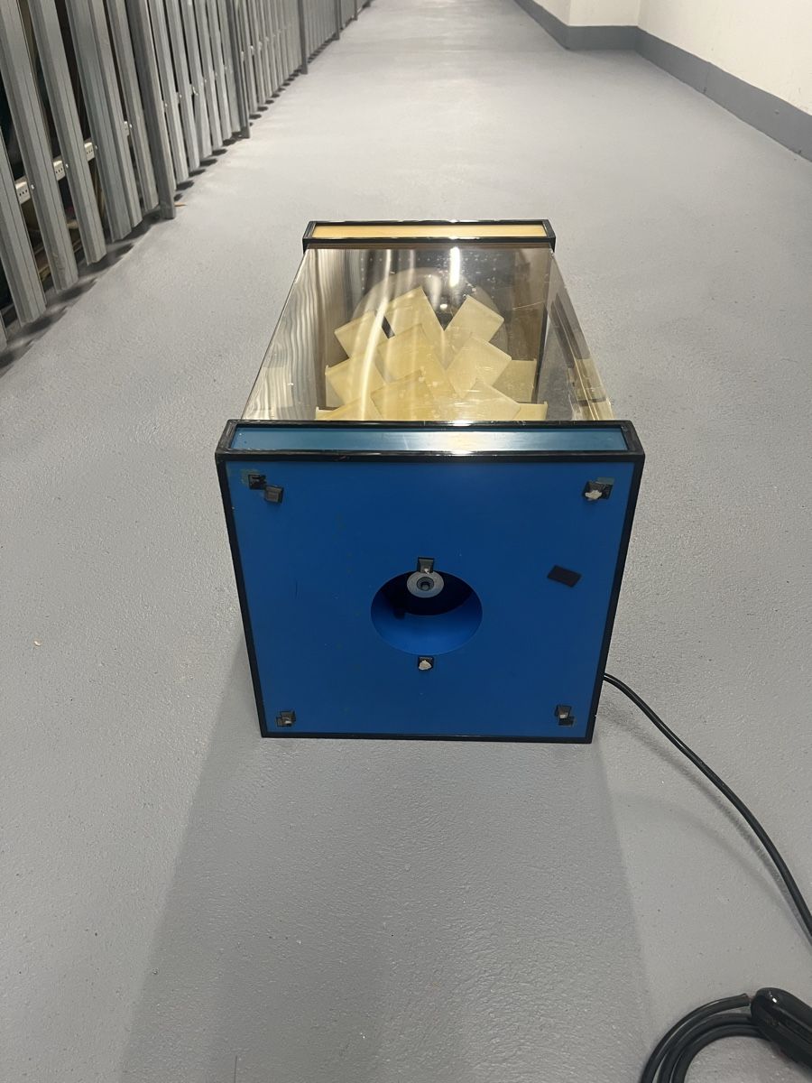 Vitrinen: Vintage Verkaufsvitrine Zippo – Gebraucht aus Aarburg von Annemarie16 6
