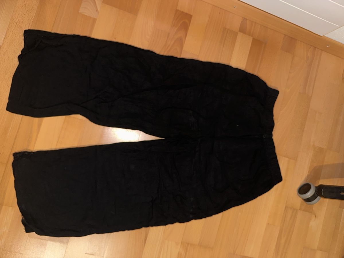 Hosen: Schwarze leichte Sommerhose/ Grösse S – Gebraucht aus Arbon von pau_76kh 1