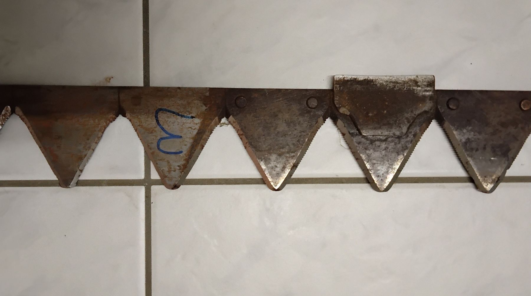 Aebi Alle Maschinen: Motormäher Messer zu Aebi AM 20- 1.9 Meter – Gebraucht aus Jonen von Brokk 2