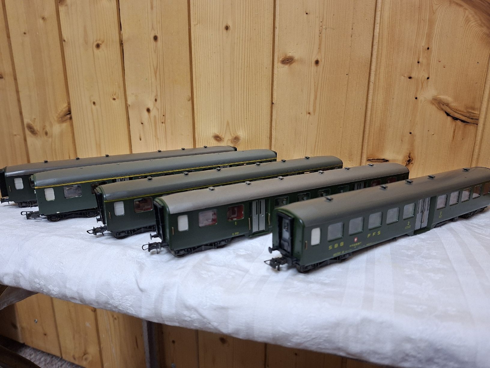 Liliput Modelleisenbahnen: SBB Leichtstahlwagen 5-teilig – Gebraucht aus Wädenswil von mape40