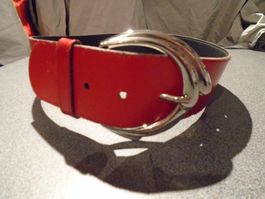 Gürtel 70 cm, rot, silberfarbige Schnalle/geschwungen