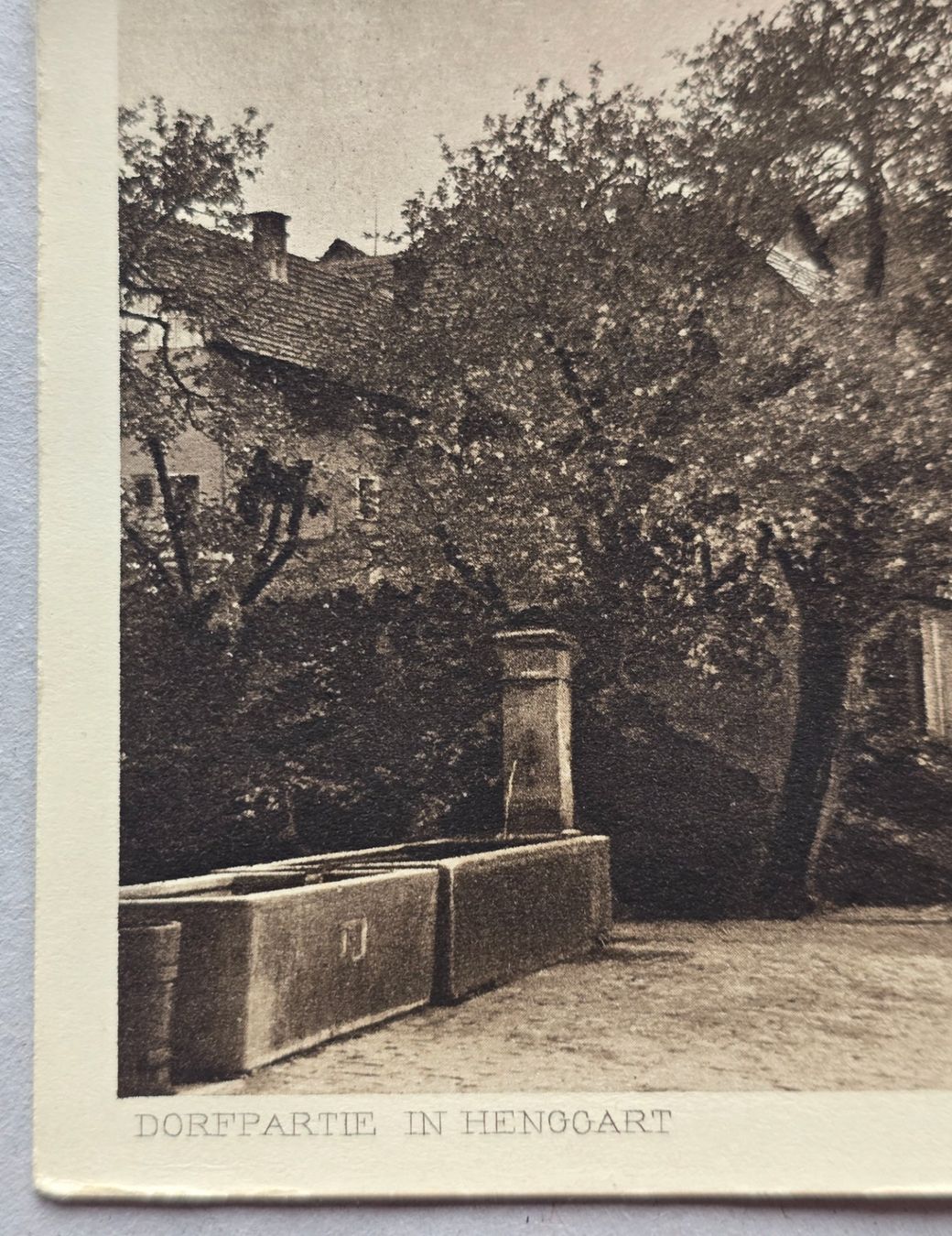 Cartoline postali: Henggart Dorf AK Brunnen Kind – Usato da Rheinau venduto da MakalekaAloha 2