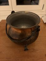 Hammered copper pot with metal handle good condition