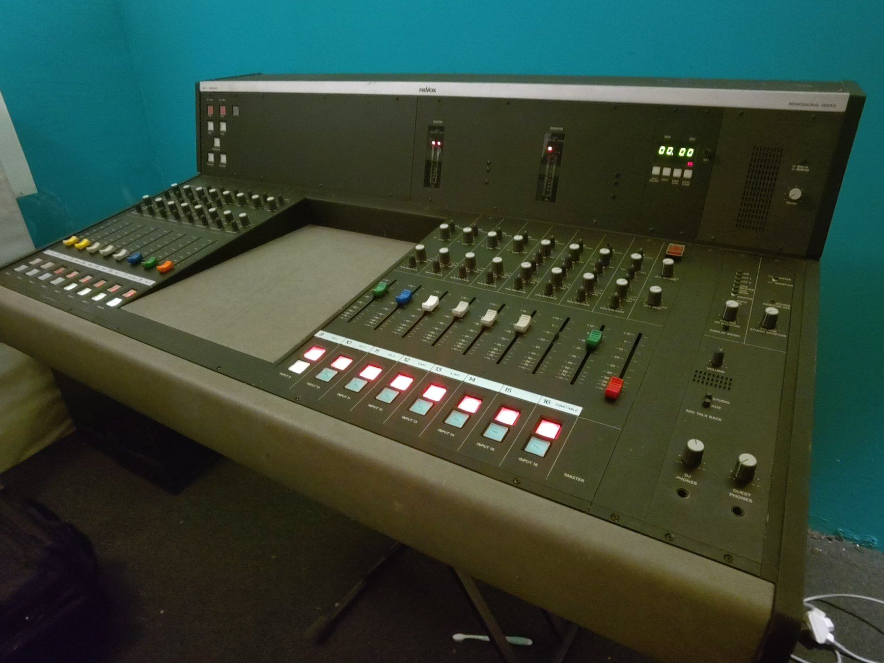 Revox Platines de mixage: Studer Revox Broadcast-Mischpult MB16 – D'occasion à Zürich par Roessler0 1