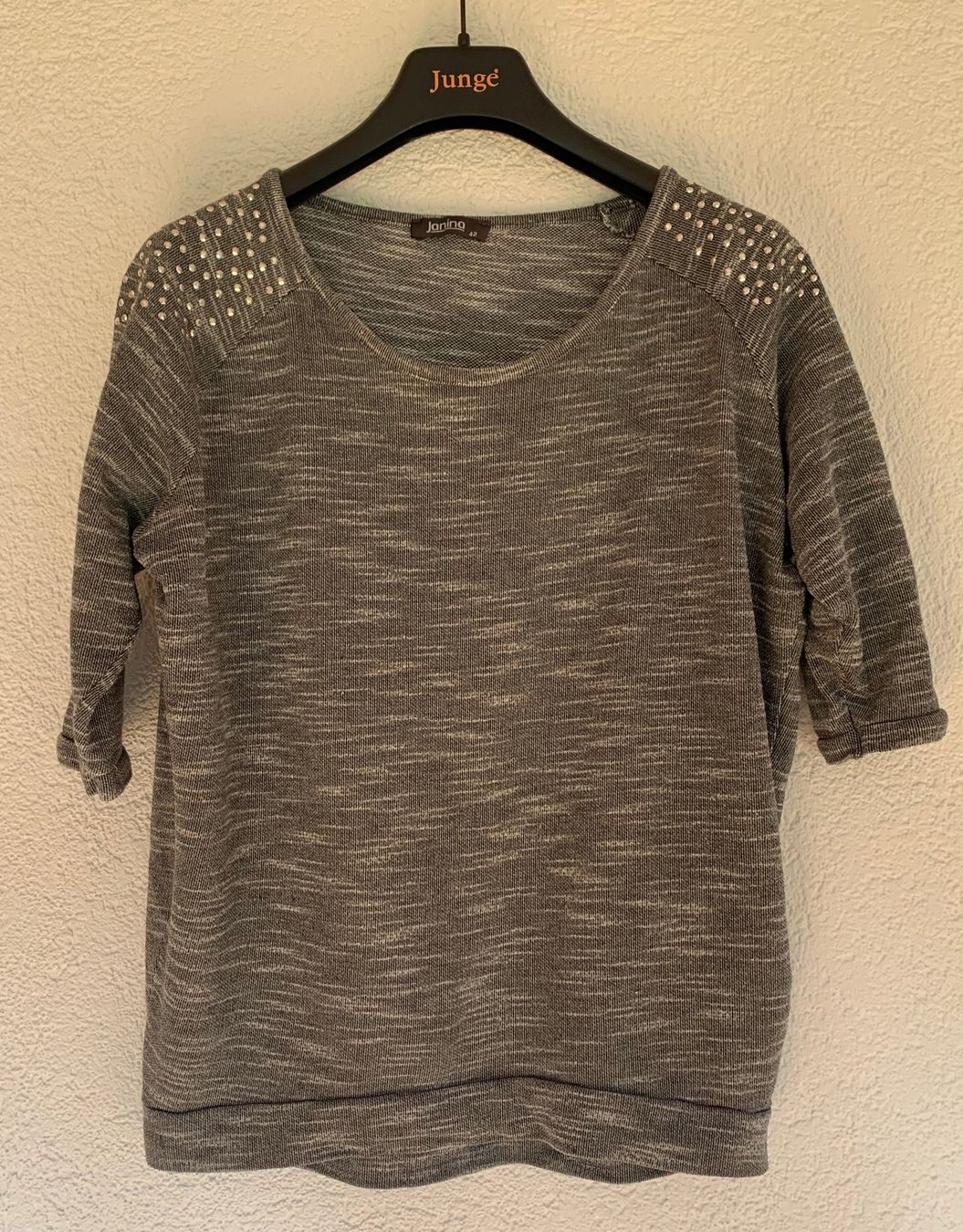 Maglioni & Felpe: Pulli grau mit silbrigen Facettenperlen – Usato da Zäziwil venduto da kreative-ideen