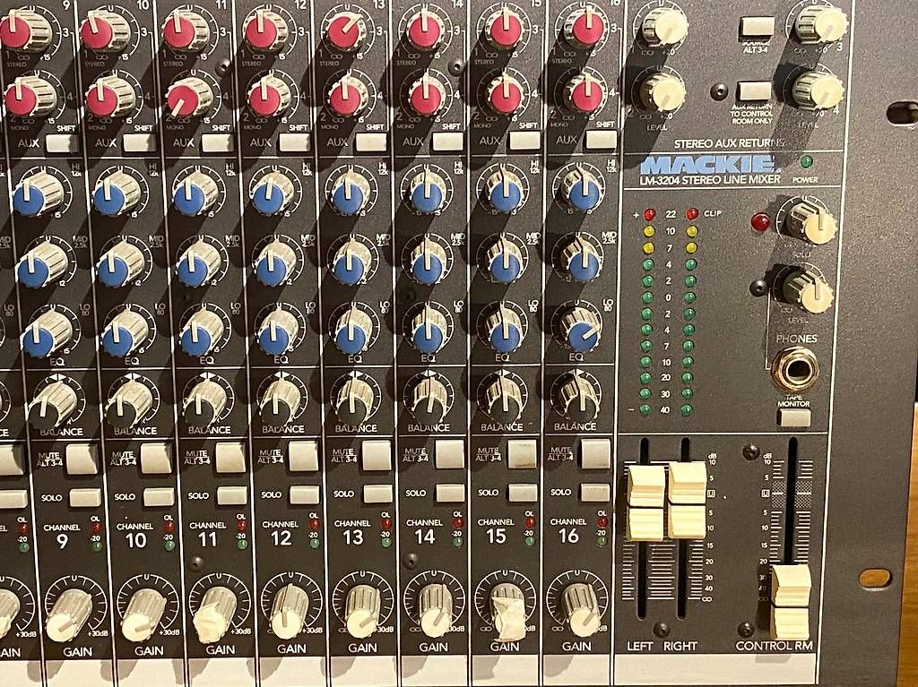 Mackie Console di mixaggio: Mackie LM-3204 Rackmischer – Usato da Zürich venduto da funktion02 2