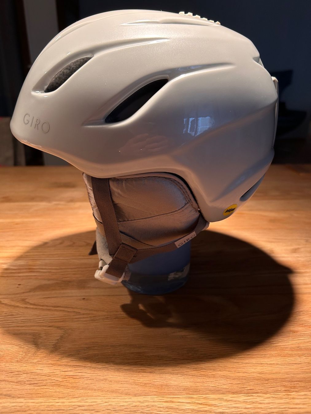 Giro Caschi: Skihelm Giro MIPS Gr.S Damen – Nuovo (secondo la descrizione) da Winterthur venduto da Dagmar-Steffen011