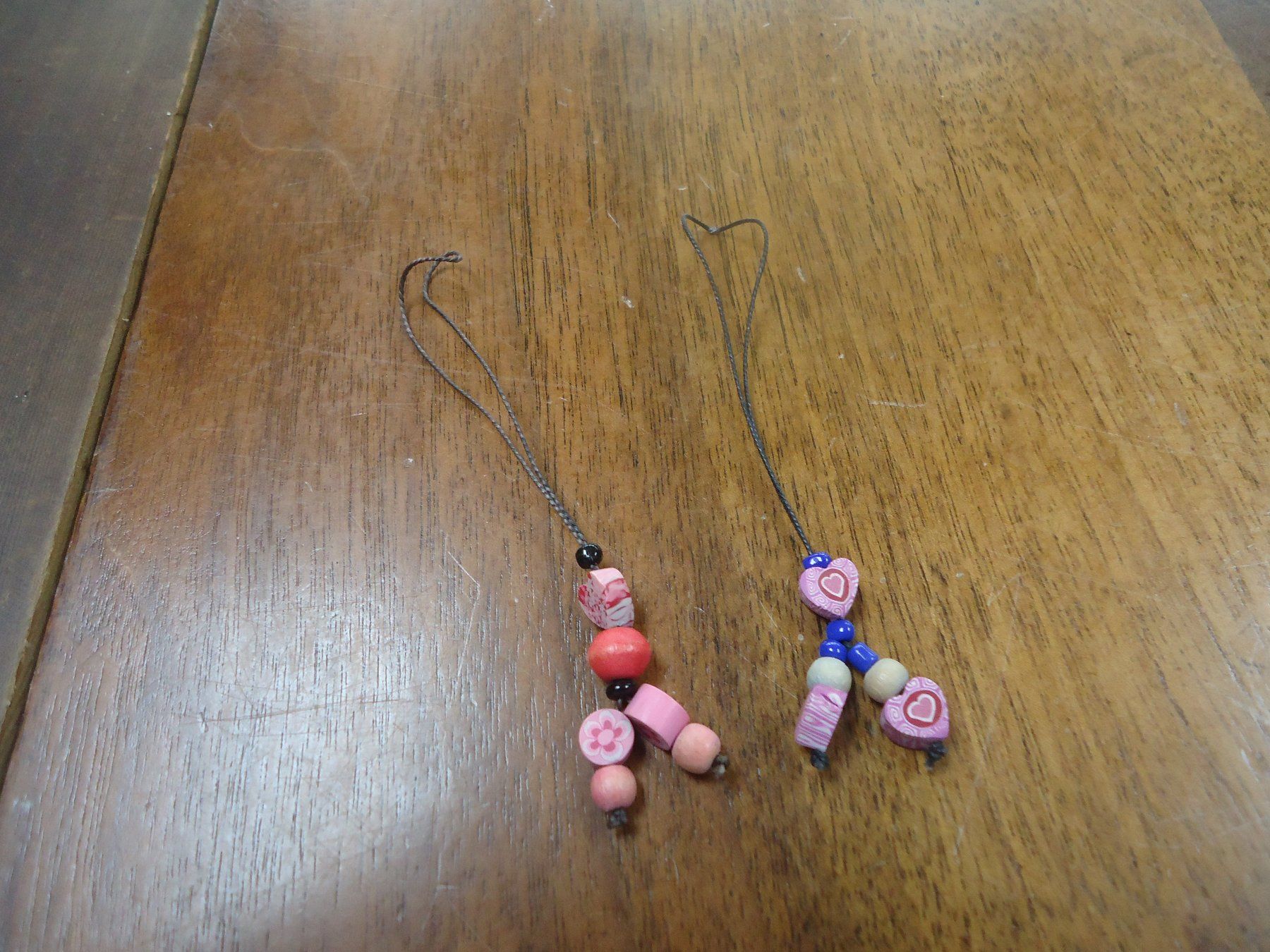 Borse da donna: Bijoux de sac, porte-clés, ... - 2 pièces – Usato da Vessy venduto da mafabe