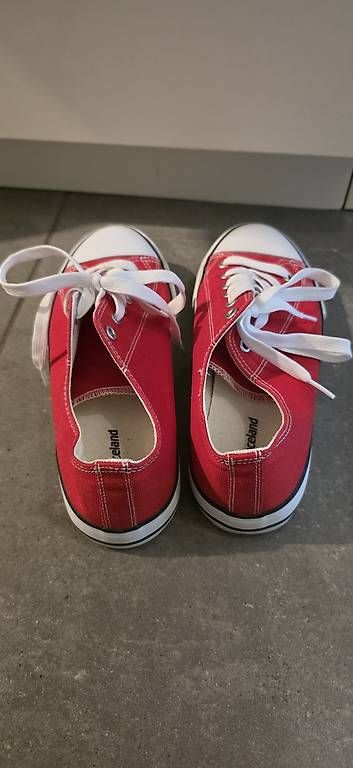 Scarpe da donna: "Converse" von Graceland – Usato da Volketswil venduto da JaMiLeAn 2