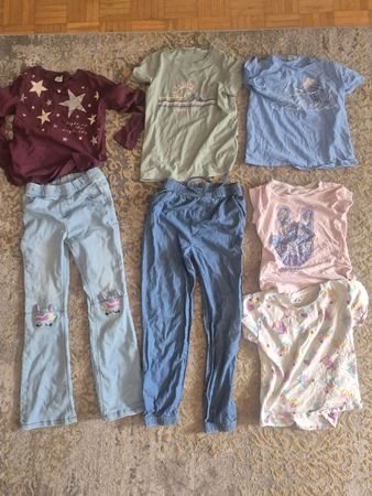 Kleidungspaket Mädchen T-Shirts und Hosen gebraucht