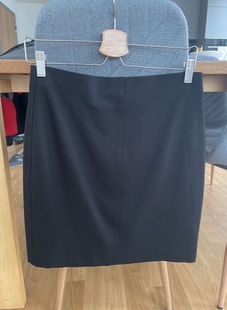 H&M Rock schwarz Grösse M neu mit Etikett