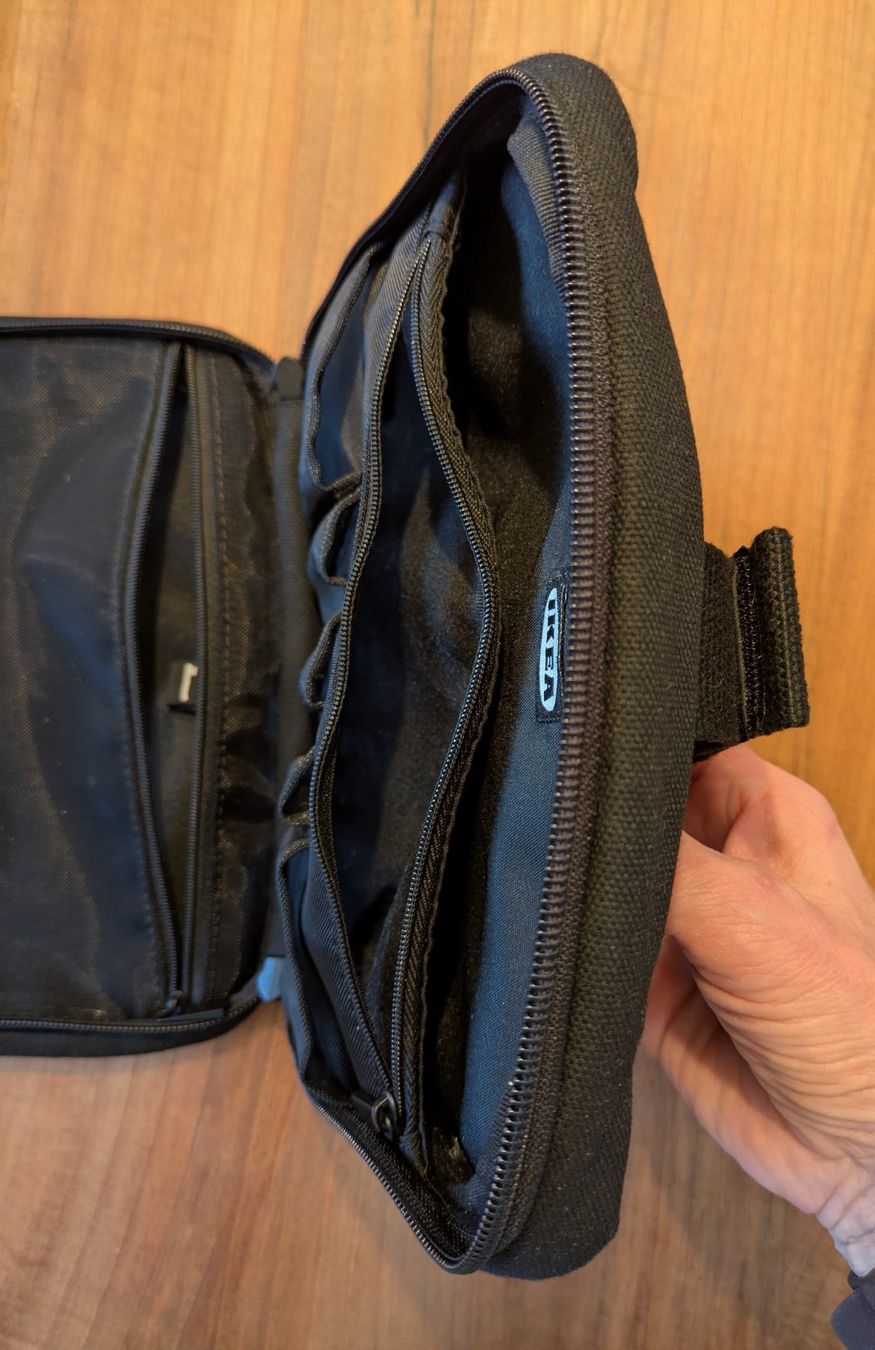 Ikea Custodie per cosmetici: Kulturbeutel / Necessaire "IKEA" (unisex) – Usato da Bonstetten venduto da Driver7 4