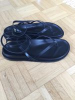 Tongs mit Knöchelriemen Leder schwarz Neu NP 279.- 39/40