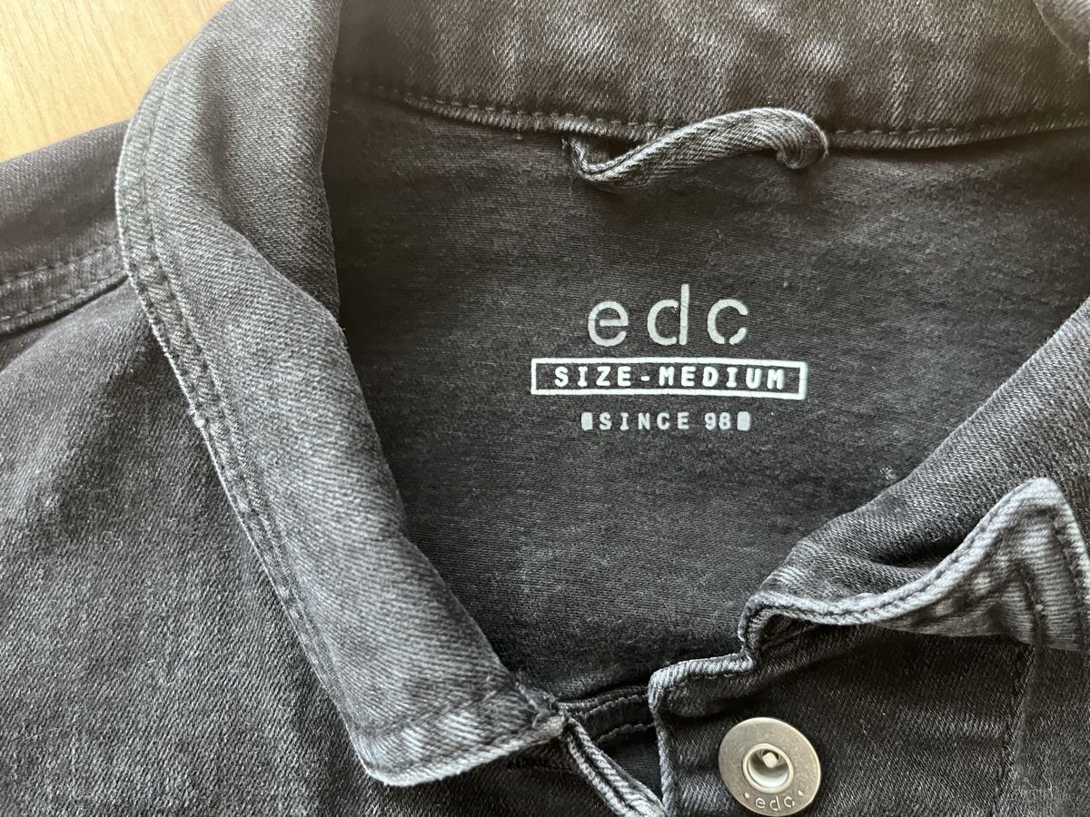 Esprit Giacche: Edc Jeansjacke schwarz Gr. M – Usato da Münsingen venduto da Andrealie 2