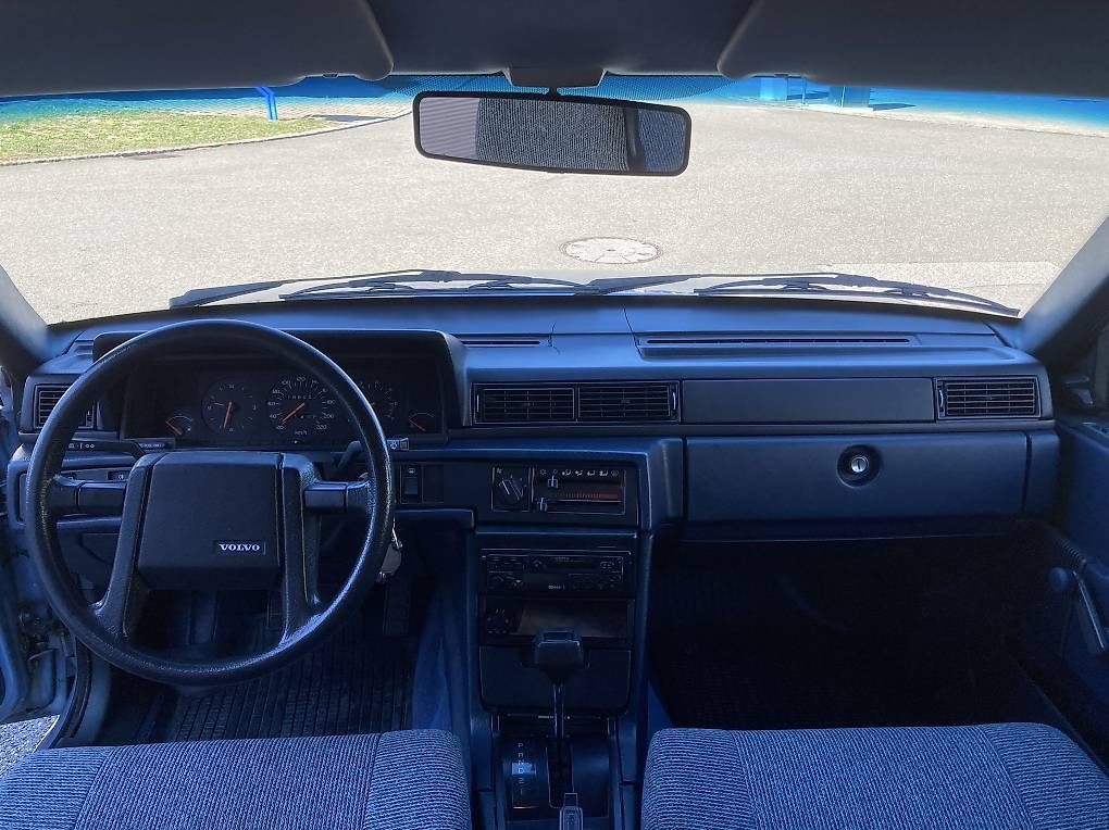 Autos: Volvo 740 GL 2.3  – D'occasion à Courrendlin par Omeg740 2