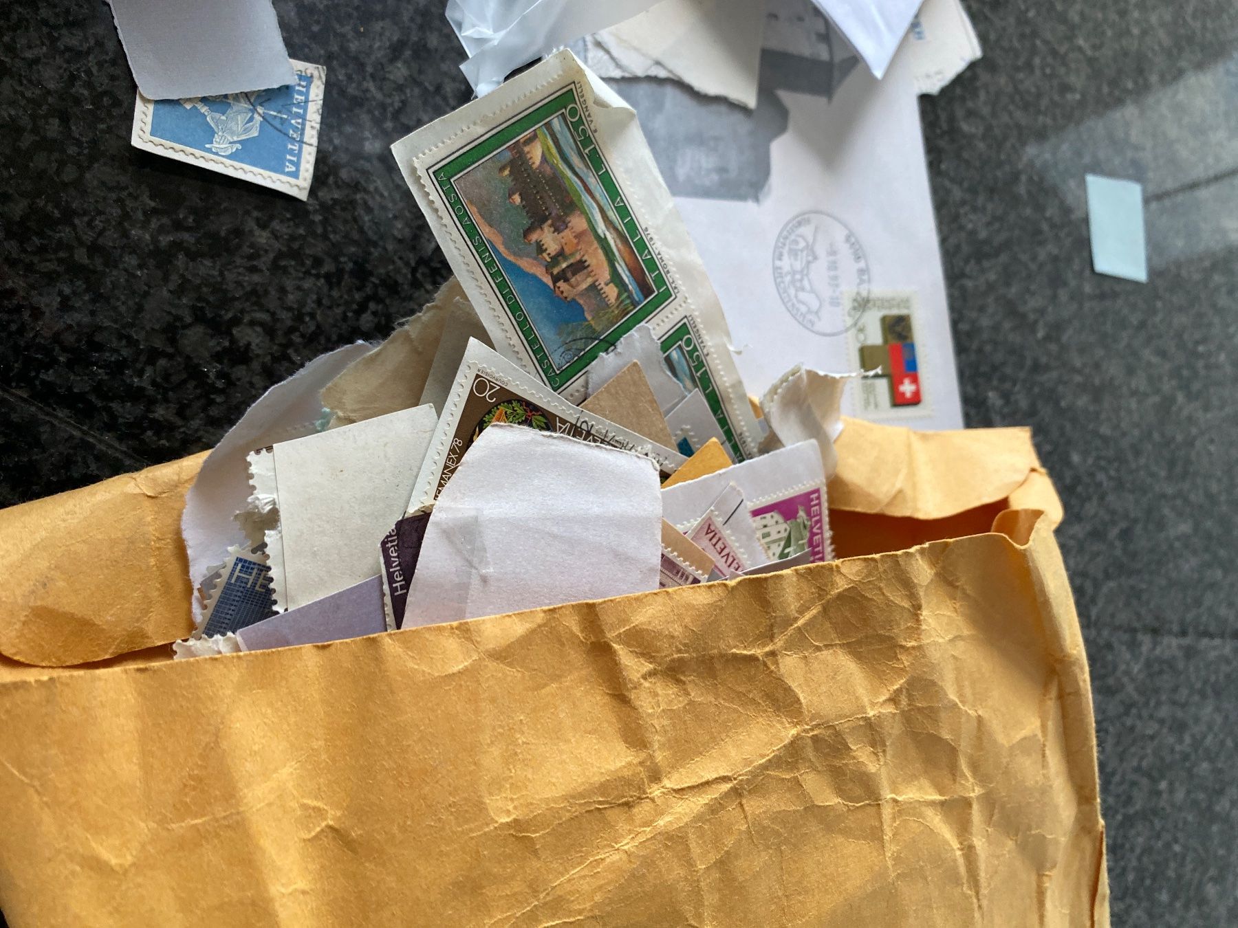 Tous les timbres: Briefmarken – D'occasion à St.Gallen par Design04 2