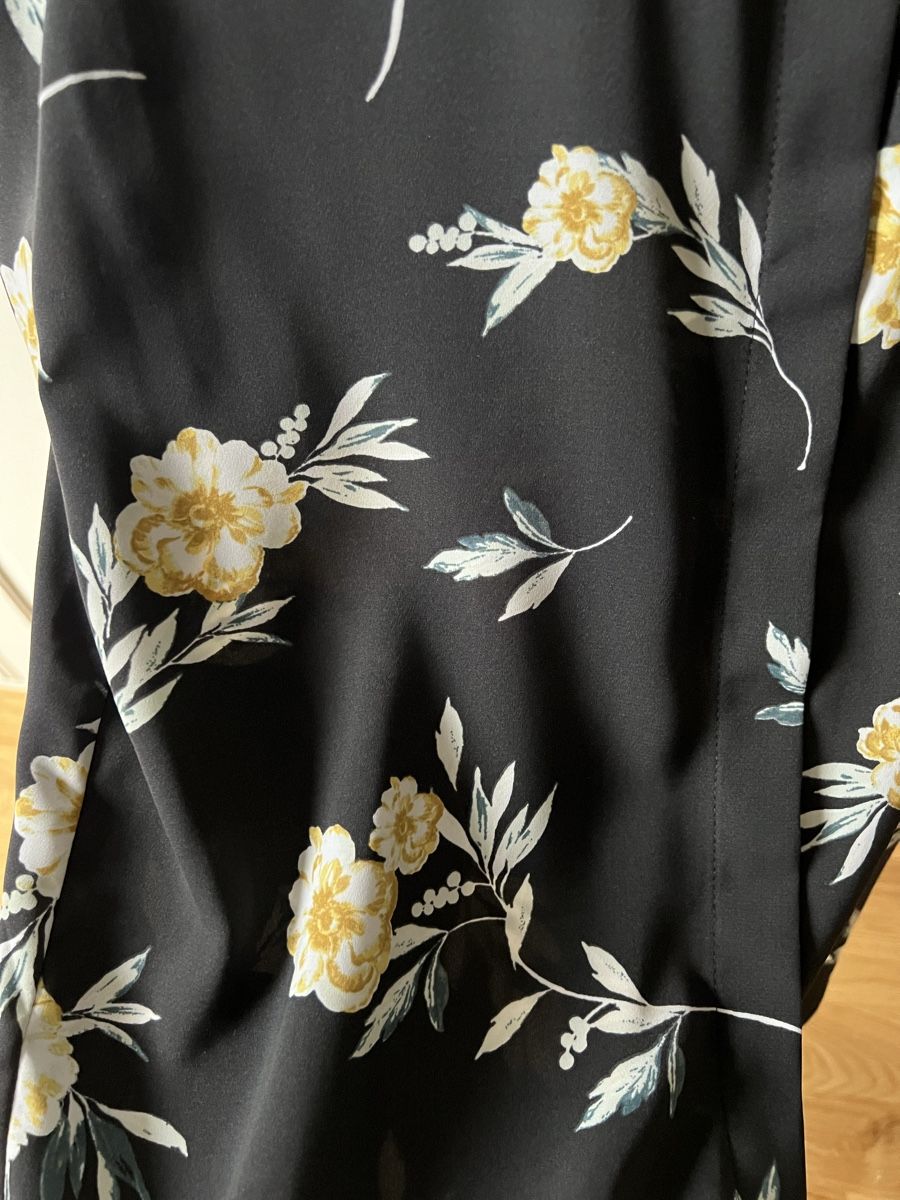 Blusen: Bluse mit Blumen – Gebraucht aus Laufen von li_ga7 1