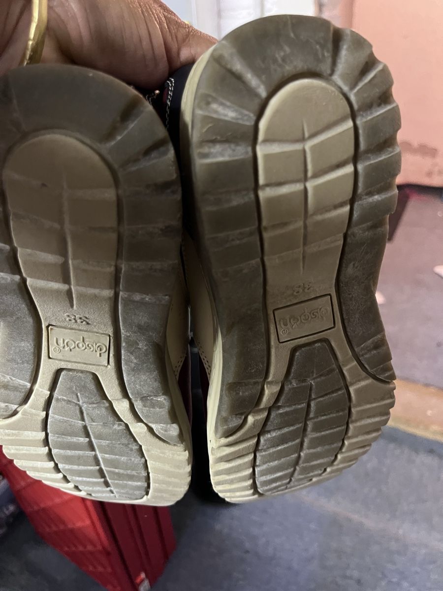 Scarpe da donna: Dispon shoe 38  – Usato da Zürich venduto da Proton_Slit 3