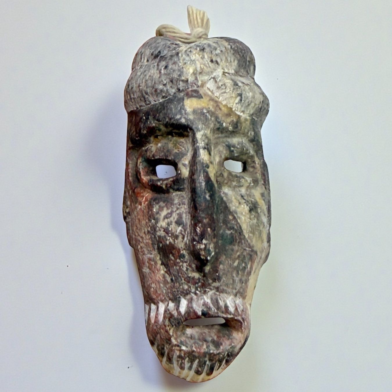 Arte internazionale: Masque africain authentique, sculptée en pierre – Usato da Morges venduto da magicle