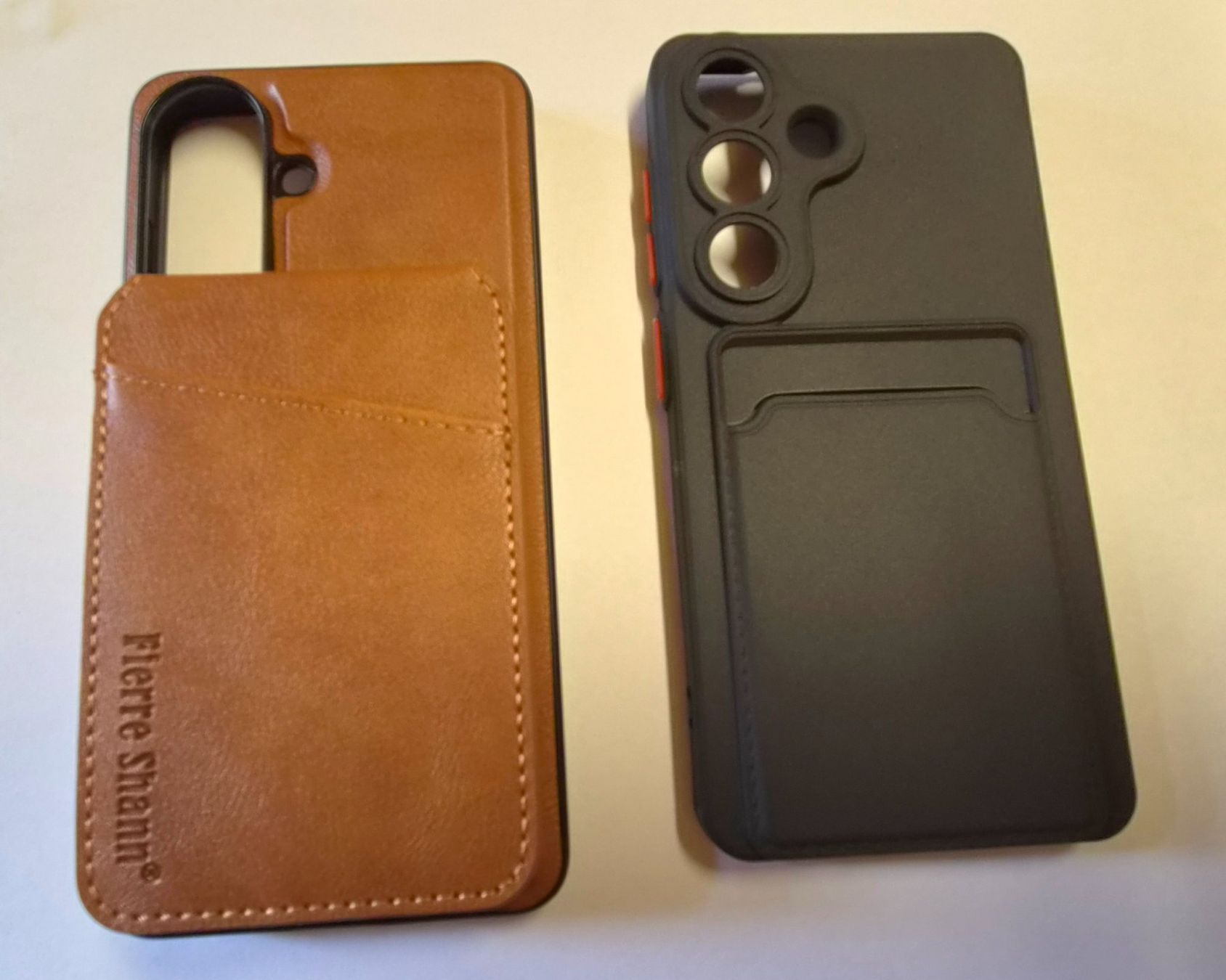 Samsung Covers & Schutzfolien: 2 Samsung S 26 Handyhülle mit Kartenhalter - Ungebraucht – Gebraucht aus Madiswil von Willys4