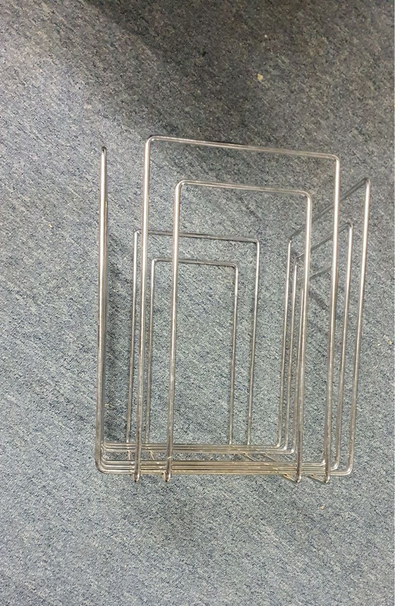 Racks & Cavalletti: Magazine Rack – Usato da Zürich venduto da Proton_Slit