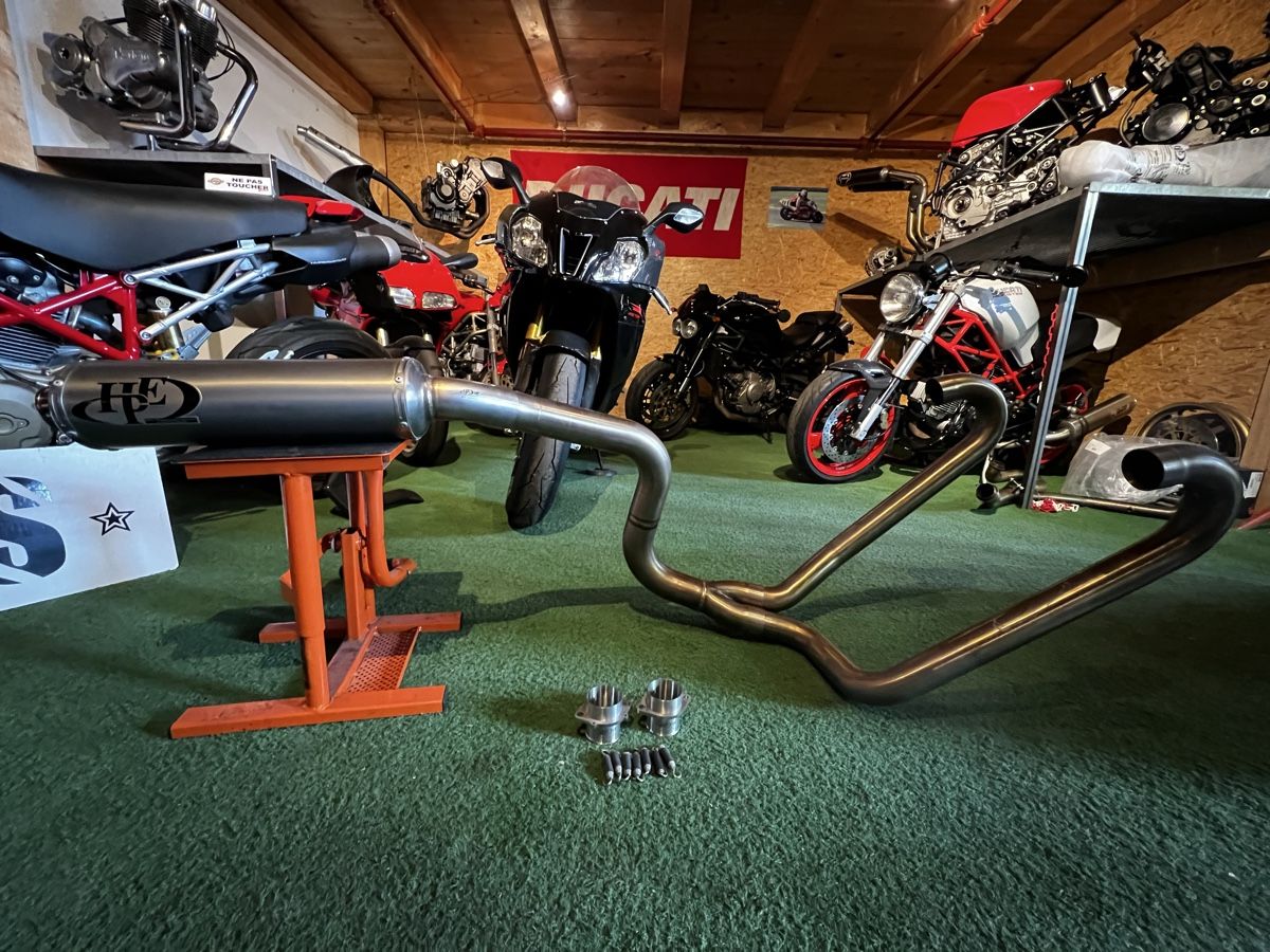 Moto Guzzi Tutti i ricambio per moto: Ligne d'échappement HPE pour Guzzi – Nuovo (secondo la descrizione) da Arconciel venduto da WheelH_23 1