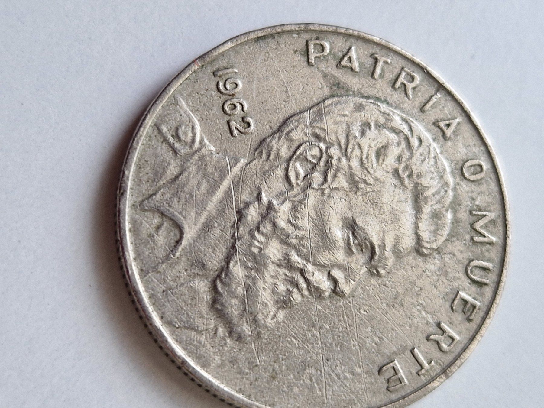 Tutti le monete: Cuarenta centavos de Cuba – Usato da SAXON venduto da Mariposita1428 1