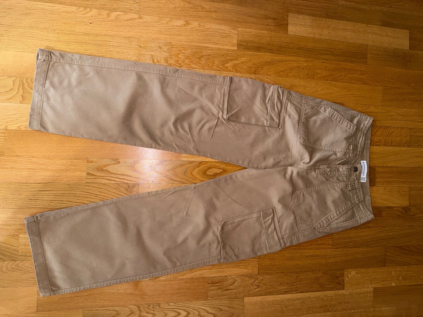 Hosen: 2 pantalons cargo – Gebraucht aus Cologny von PEACEANDLOVE 1
