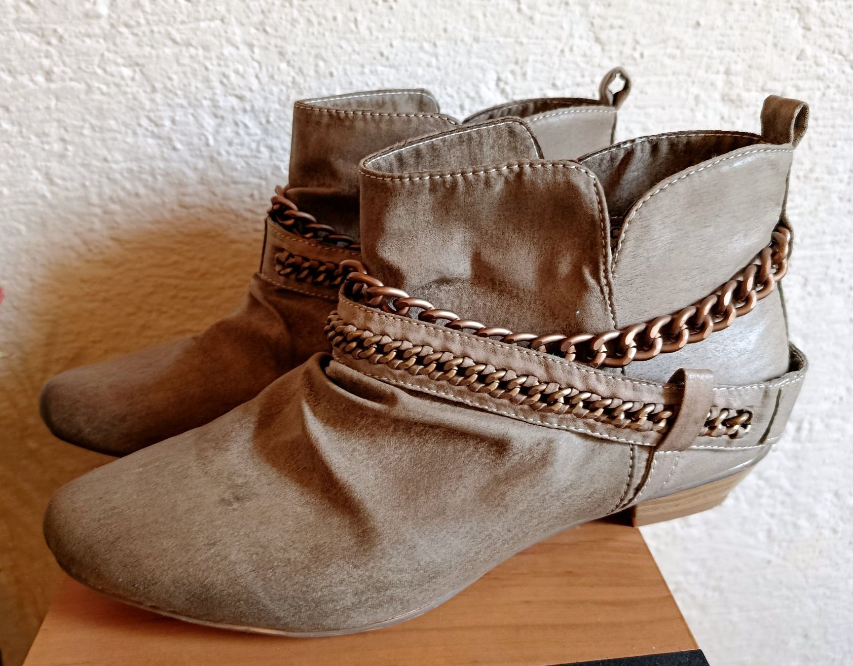 Damenschuhe: Coole Stiefelette grau, Grösse 38 – Gebraucht aus Bern von Delphin77 1