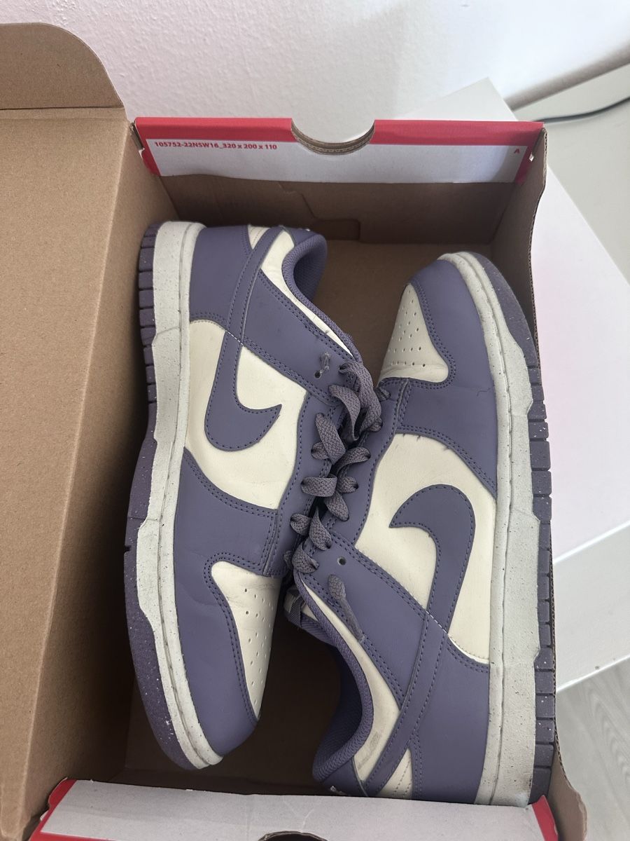 Nike Scarpe da uomo: Baskets Nike Dunk Low violet/crème pointure 41 neuves – Nuovo (secondo la descrizione) da Vevey venduto da ant_5q9y 2
