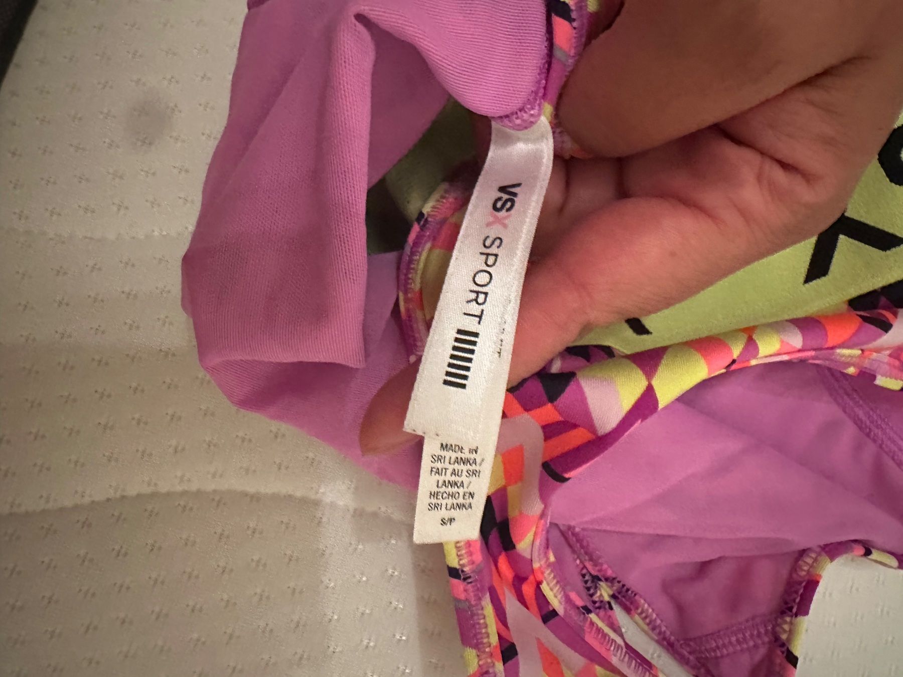 Victoria's Secret Tops: Victoria's Secret Sports Bra - S – Gebraucht aus Zürich von Bybyana 1