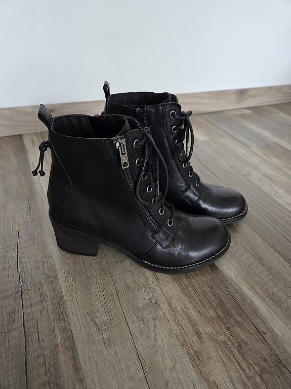 Scarpe da donna: Schnürstiefelette mit Absatz – Usato da Weier im Emmental venduto da Sho1326