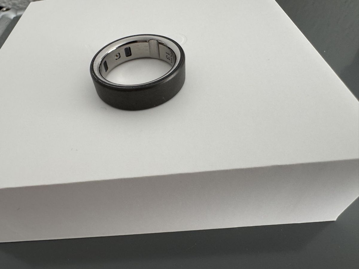 Oura Ringe: Oura Ring 4 13, Stealth Smart-Ring – Gebraucht aus Niederrohrdorf von 54Belaadpa43