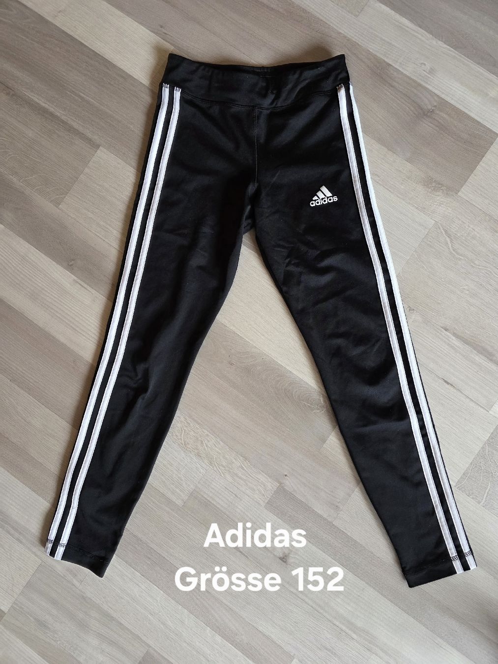 Adidas Calze & Collant: Adidas Trainerhose / Leggins 152 – Usato da St. Peterzell venduto da upcycling_