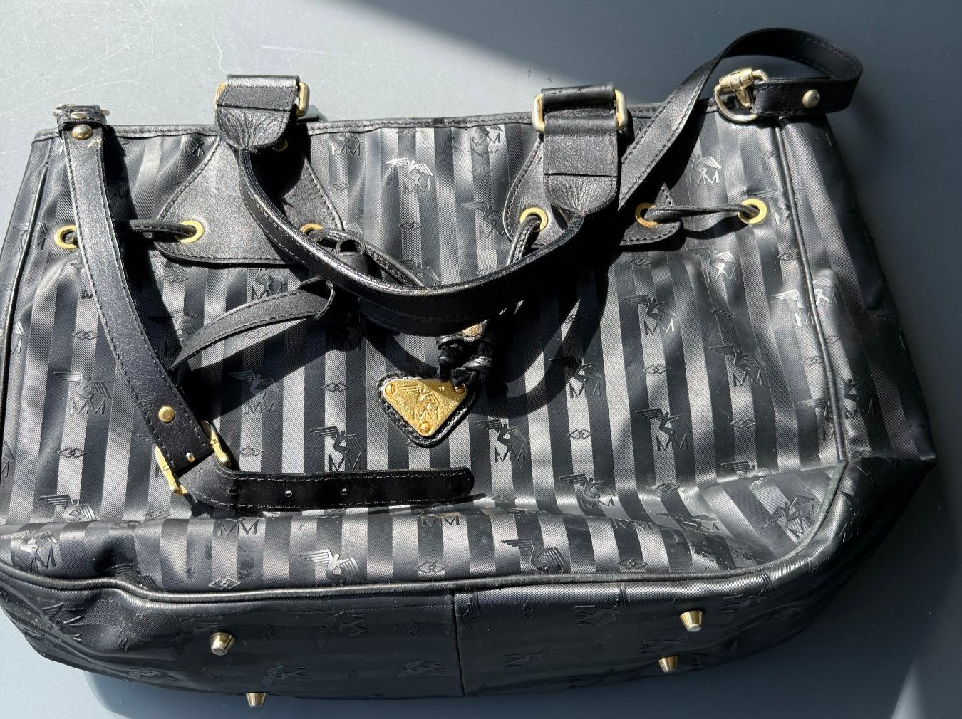 Maison Mollerus Taschen für Damen: Original Maison Mollerus Beuteltasche schwarz (Vinerus) – Gebraucht aus basel von Ystupsi