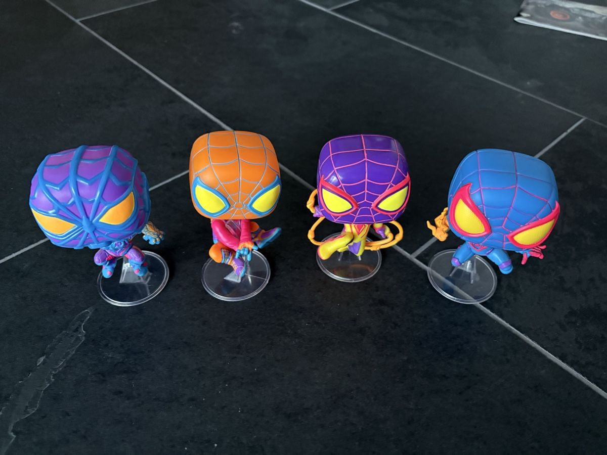 Funko Statuette: FUNKO POP! Marvel: Miles Morales Suits Spider – Nuovo (secondo la descrizione) da Thierachern venduto da Tess30 5