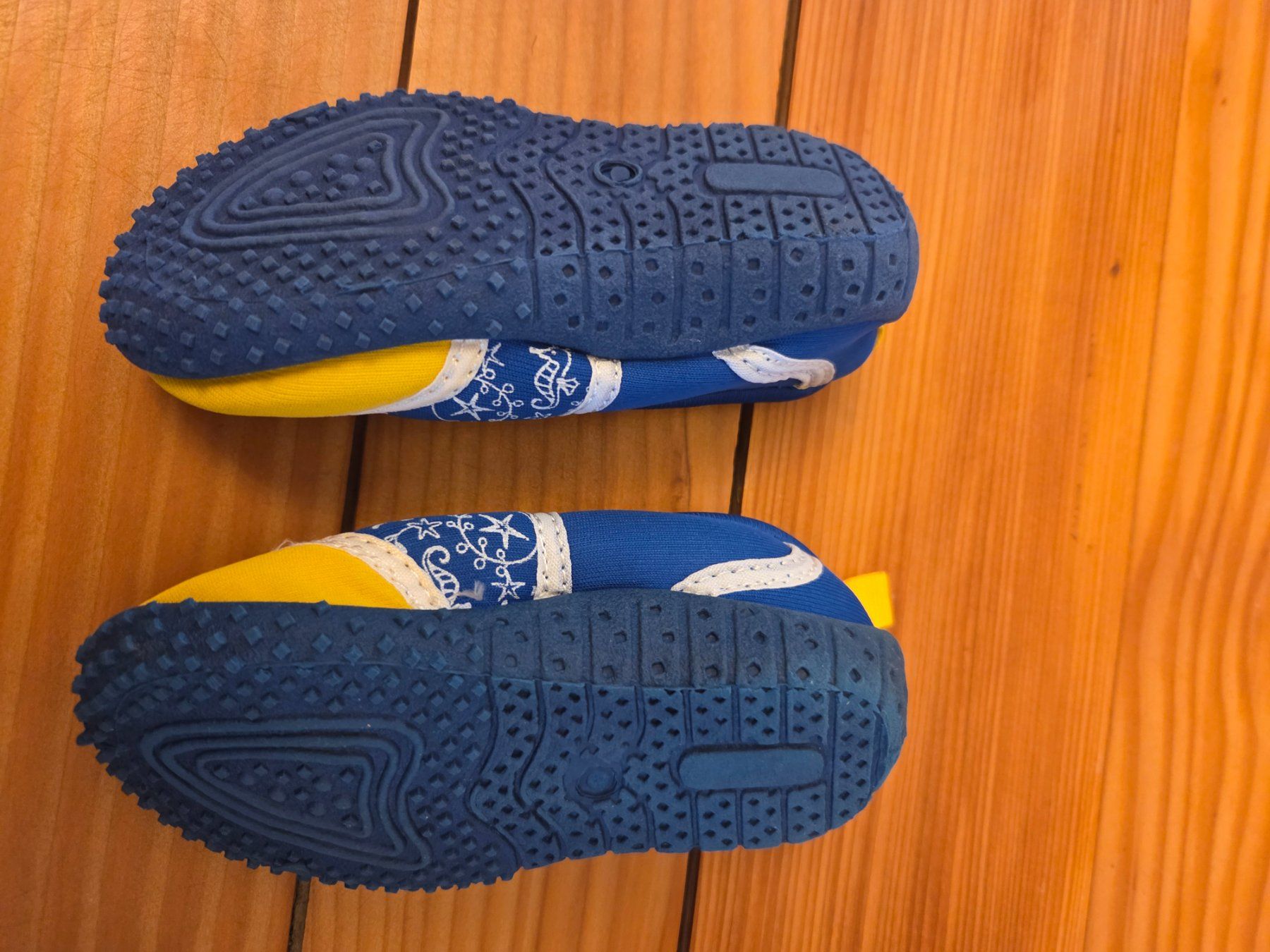 Scarpe per ragazzi: Fashy Badeschuhe, Gr. 22, Top Zustand – Usato da Horgen venduto da sel_c9py 3