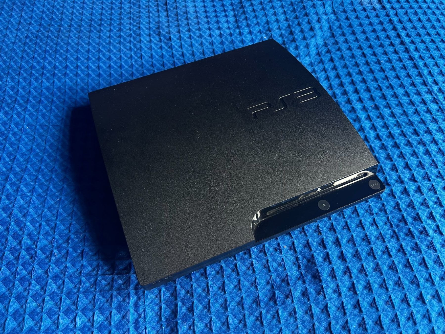 Sony Konsolen: Playstation 3 Slim Bundle mit Controller und Spielen – Gebraucht aus St. Gallen von lis_cd6d 1