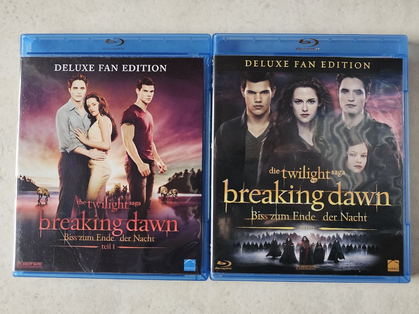 Tutti i DVDs: The Twilight Saga  -  Breaking Dawn Teil 1 & 2 – Usato da Schneisingen venduto da backstore24