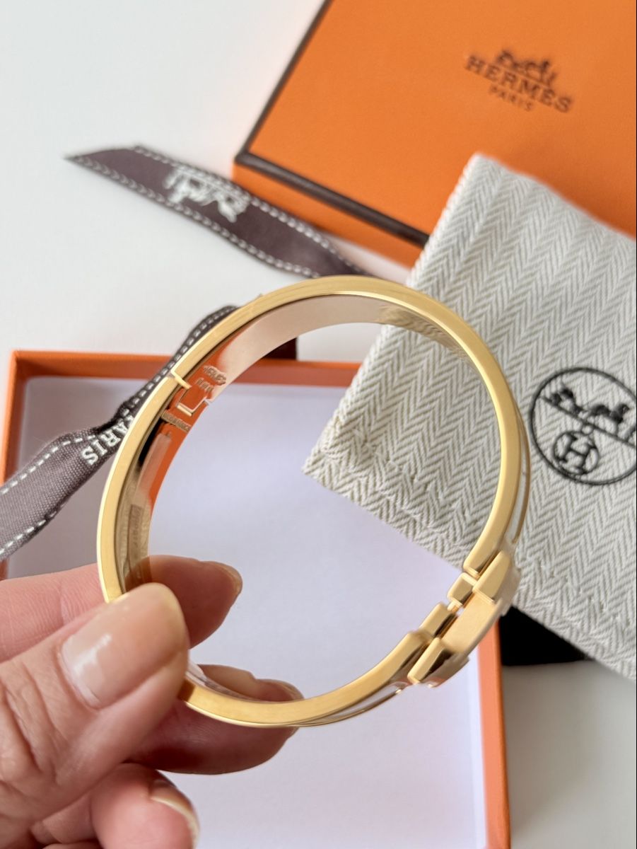 Hermès Bracciali & Braccialetti: Hermès Clic H Bracelet White & Gold ✨ – Nuovo e nell'imballaggio originale da Genève venduto da Sally_LuxxyGeneva 3