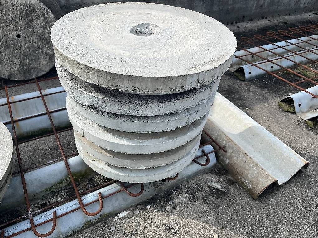 Stagni & Fontane ornamentali: Betondeckel, Deckel, Schachtdeckel, DN 400 – Nuovo (secondo la descrizione) da Oberschrot venduto da baldachin01