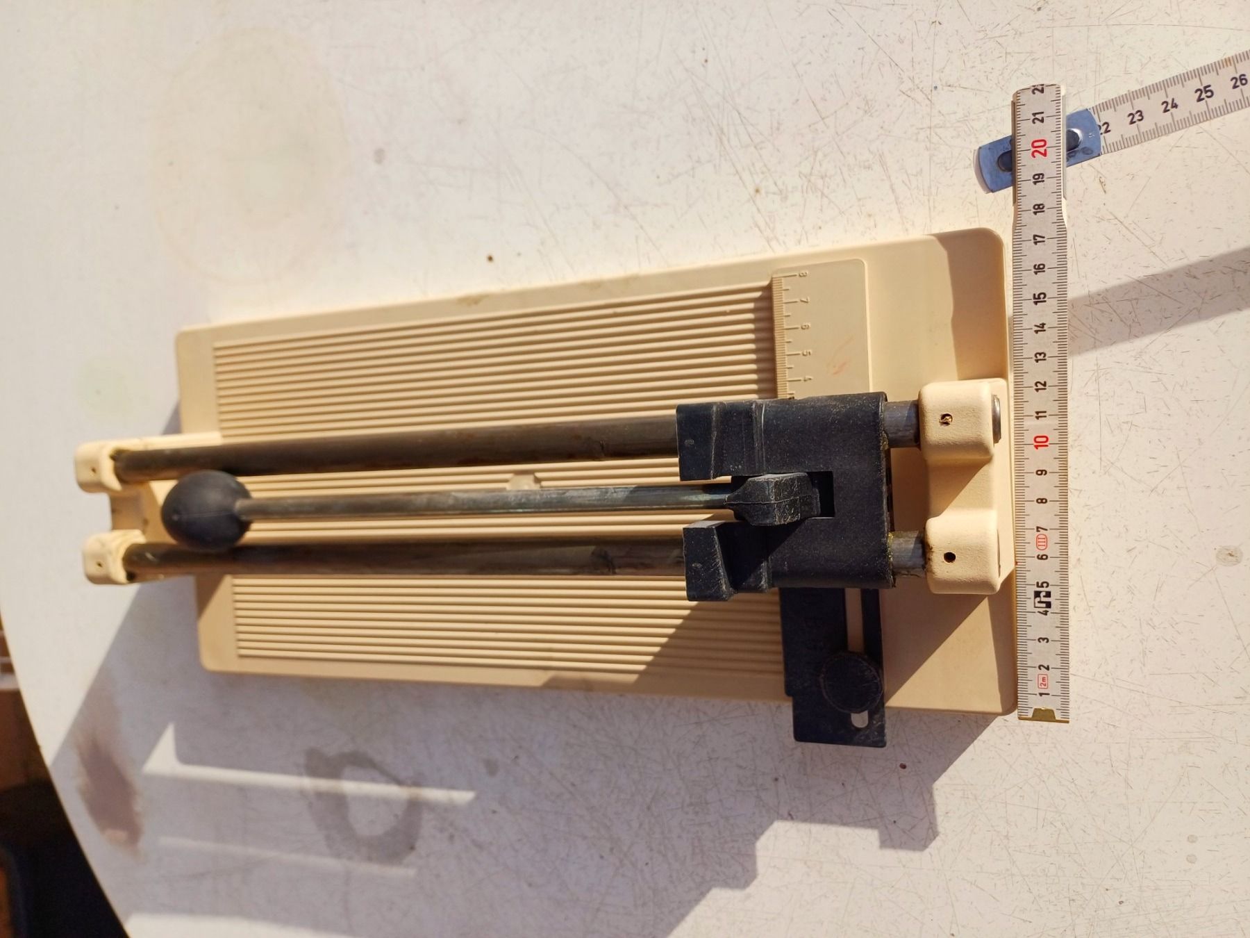 Tous les outils: Hand Fliesenschneideaparat Solingenen – D'occasion à Kloten par Juanita3 1