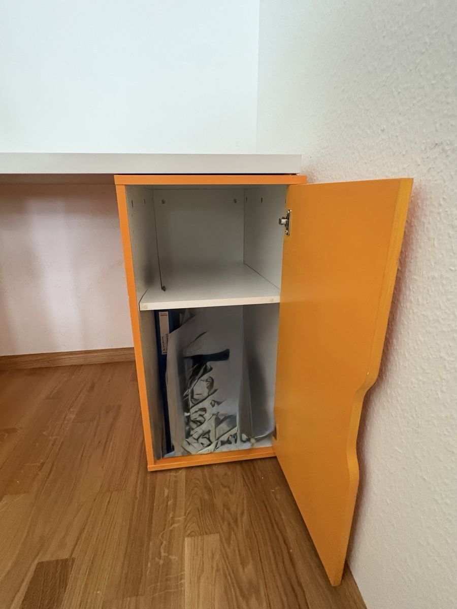 Ikea Bureaux: Schreibtisch mit Korpus – D'occasion à Basel par puppy13 1