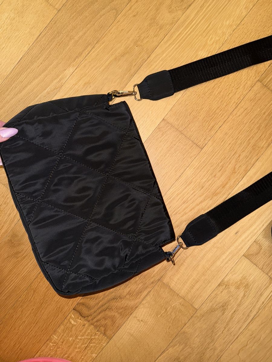 Borse da donna: Bershka Crossbody Tasche schwarz – Usato da Winterthur venduto da yar_dpp8 4