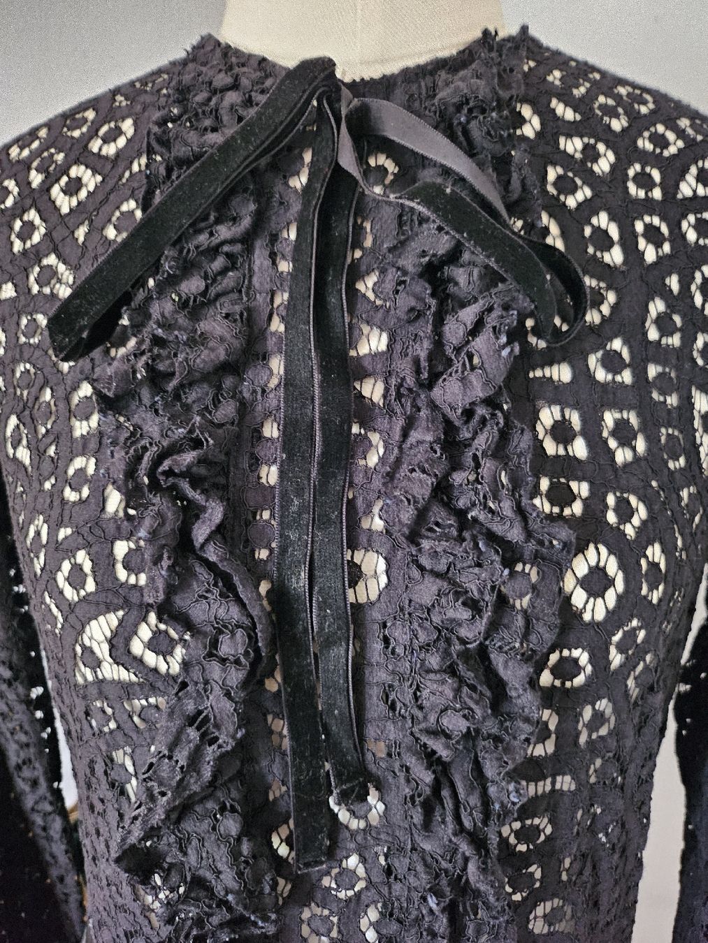 Zara Kleider: Schwarzes Spitzenkleid von Zara, Gr. M – Gebraucht aus Bülach von ane_yn2b 1