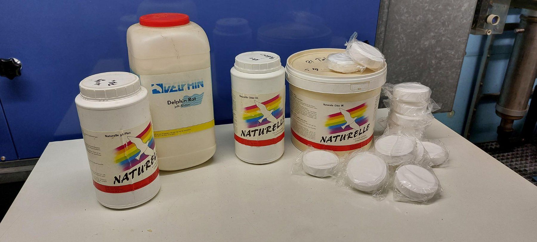 Schwimmbad: Pool Pflege Chemie – Neu und originalverpackt aus Horw von Zentral50