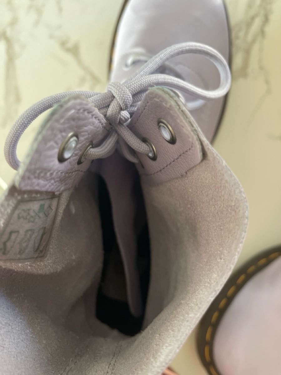 Dr. Martens Scarpe da donna: Dr. Martens Stiefel, Grösse 43, Lila – Usato da Täuffelen venduto da Nice800 4