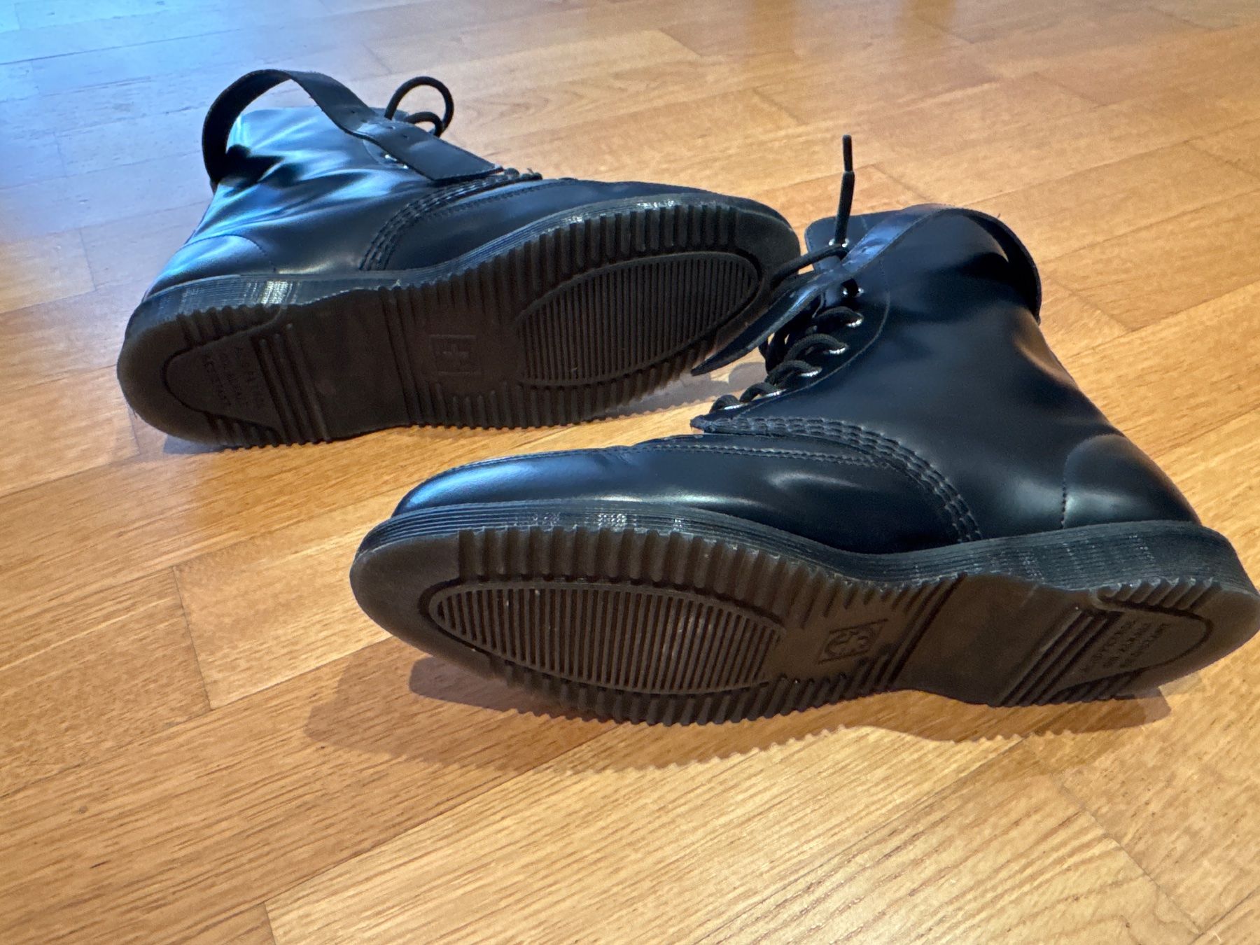 Dr. Martens Scarpe da donna: Black Doc Martens Boots - 39 - GOOD AS NEW – Nuovo (secondo la descrizione) da Schlieren venduto da GaRe2509 3