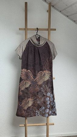 Robe à manches courtes / Kurzärmeliges Kleid