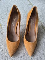 Twin-Set Suede Heels, Size 38, Mustard Yellow, Heart Detail